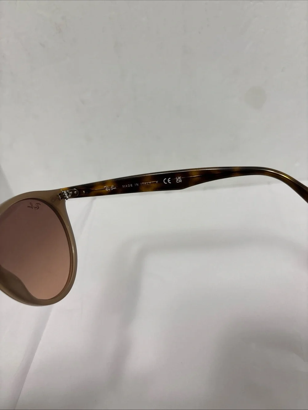Ray-Ban Havana Round Sunglasses Beige Frame with Pink Gradient Gray Lenses. New.
